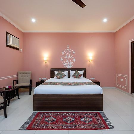 Nine Palms Resort Jaipur Buitenkant foto