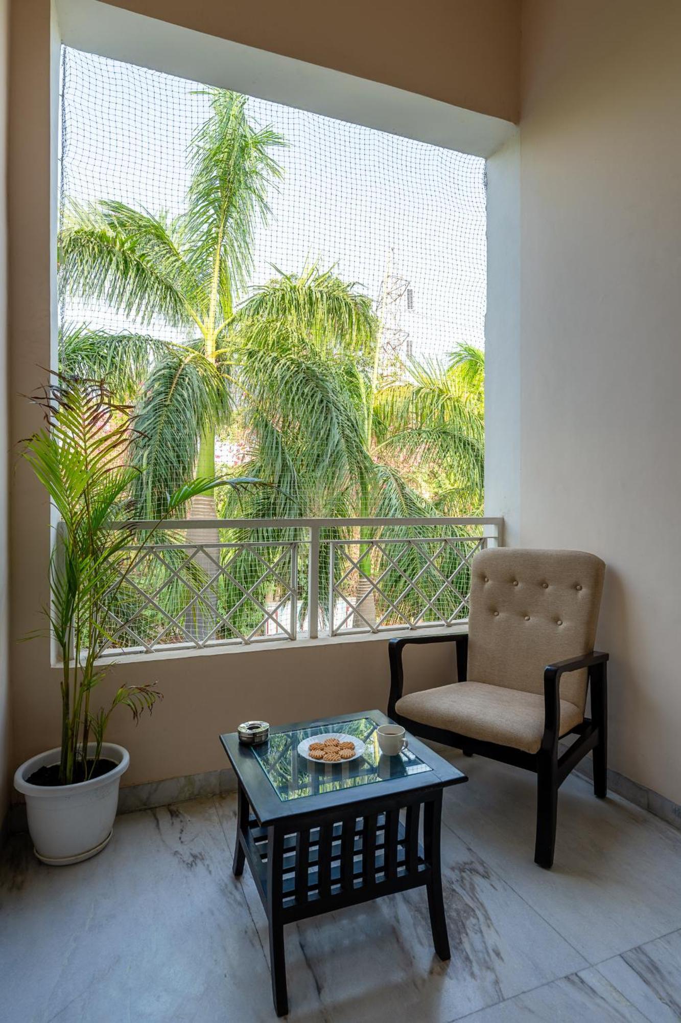 Nine Palms Resort Jaipur Buitenkant foto
