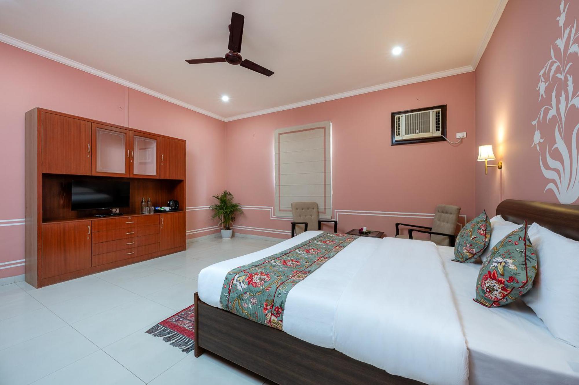 Nine Palms Resort Jaipur Buitenkant foto