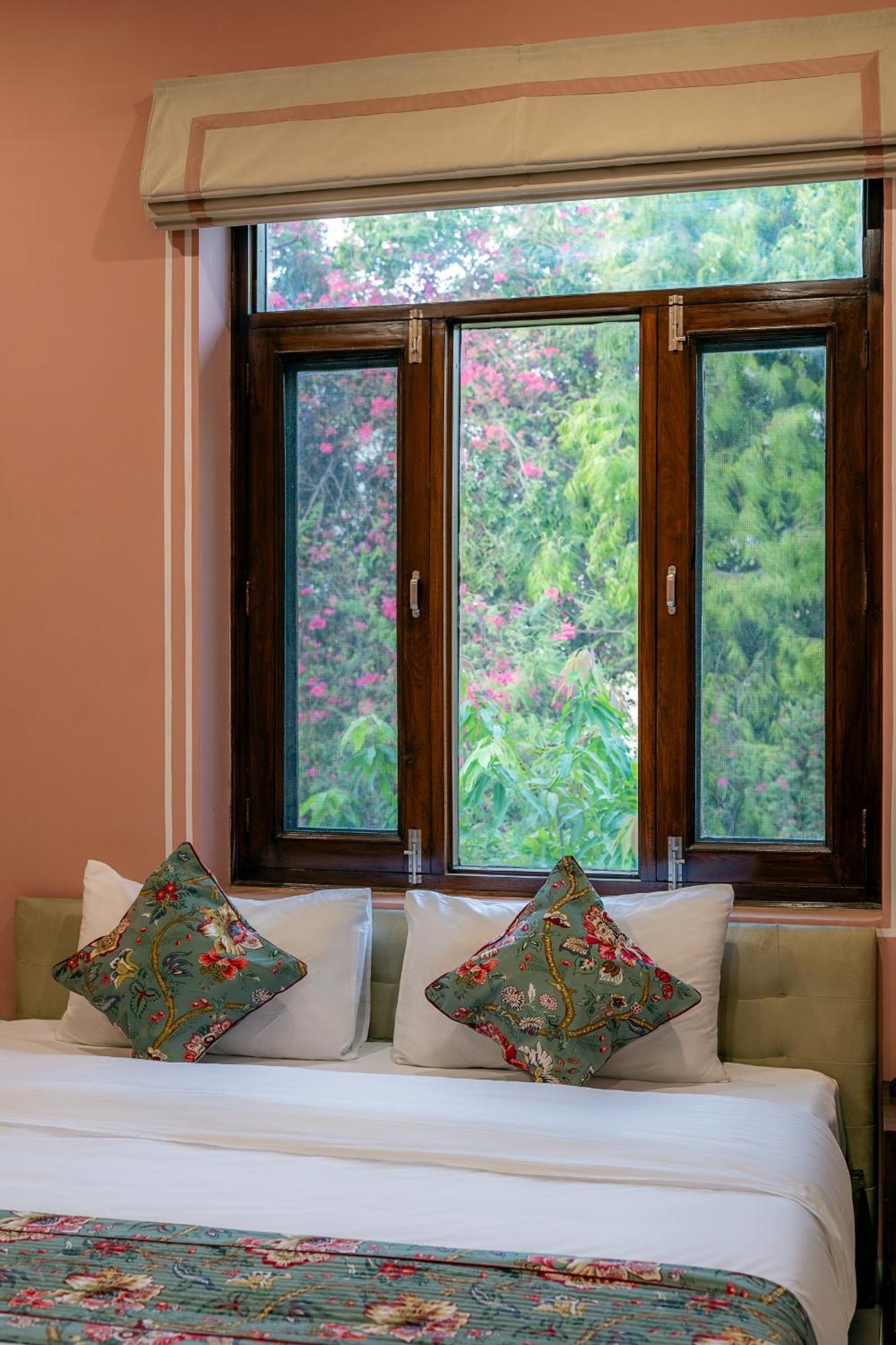 Nine Palms Resort Jaipur Buitenkant foto