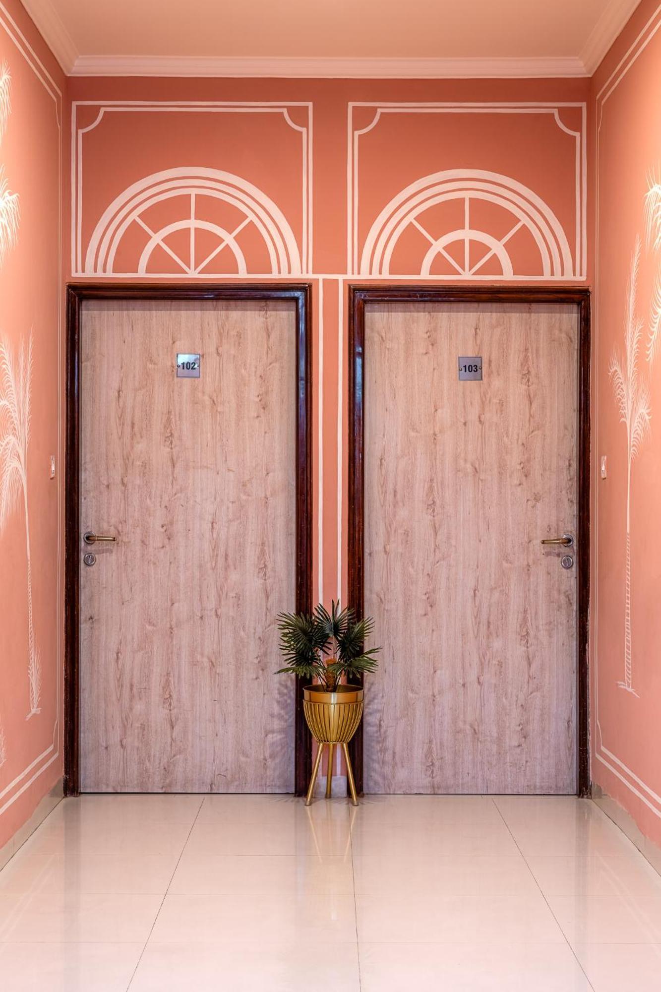 Nine Palms Resort Jaipur Buitenkant foto